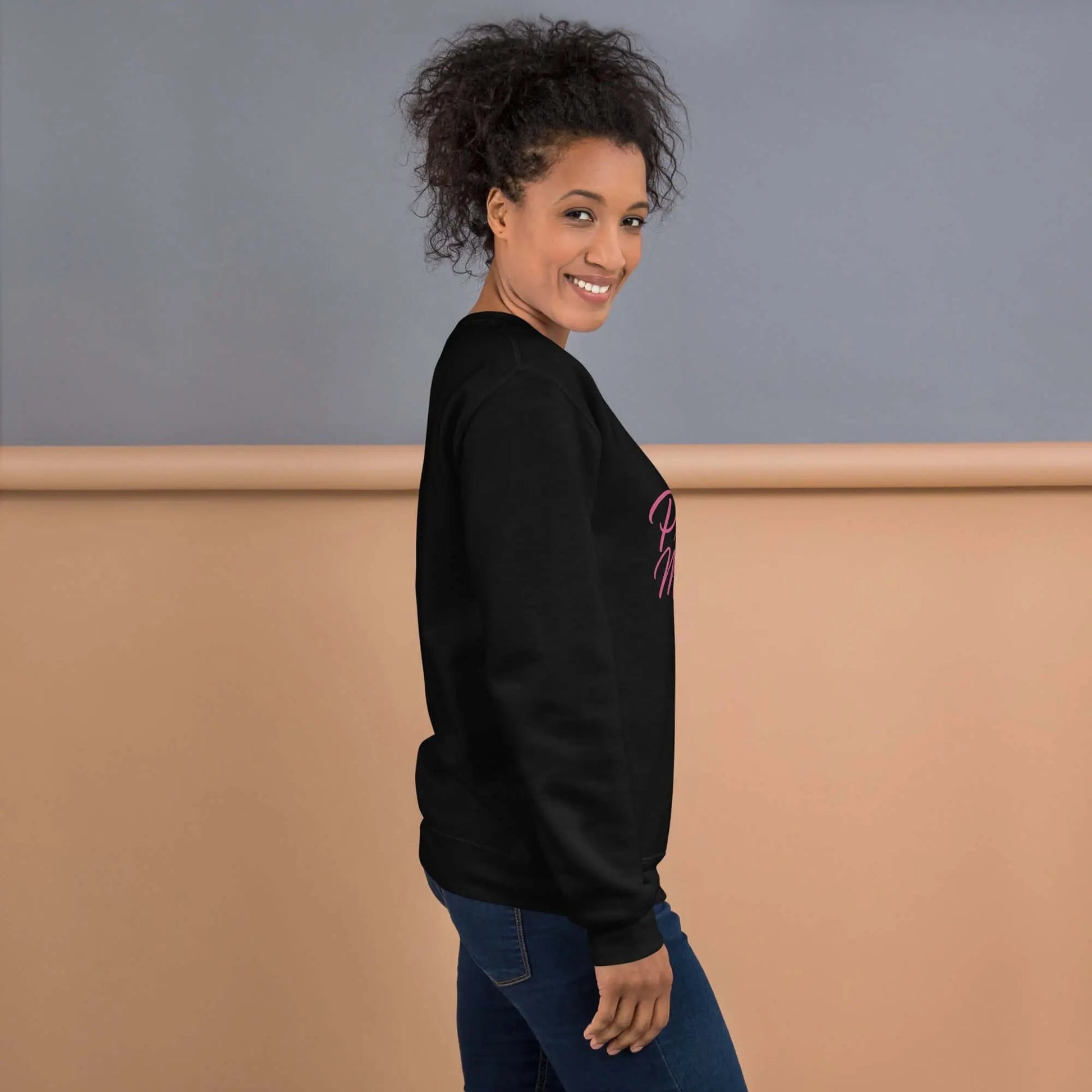 PrettyMyiek Signature: Unisex Sweatshirt PrettyMyiekTingz